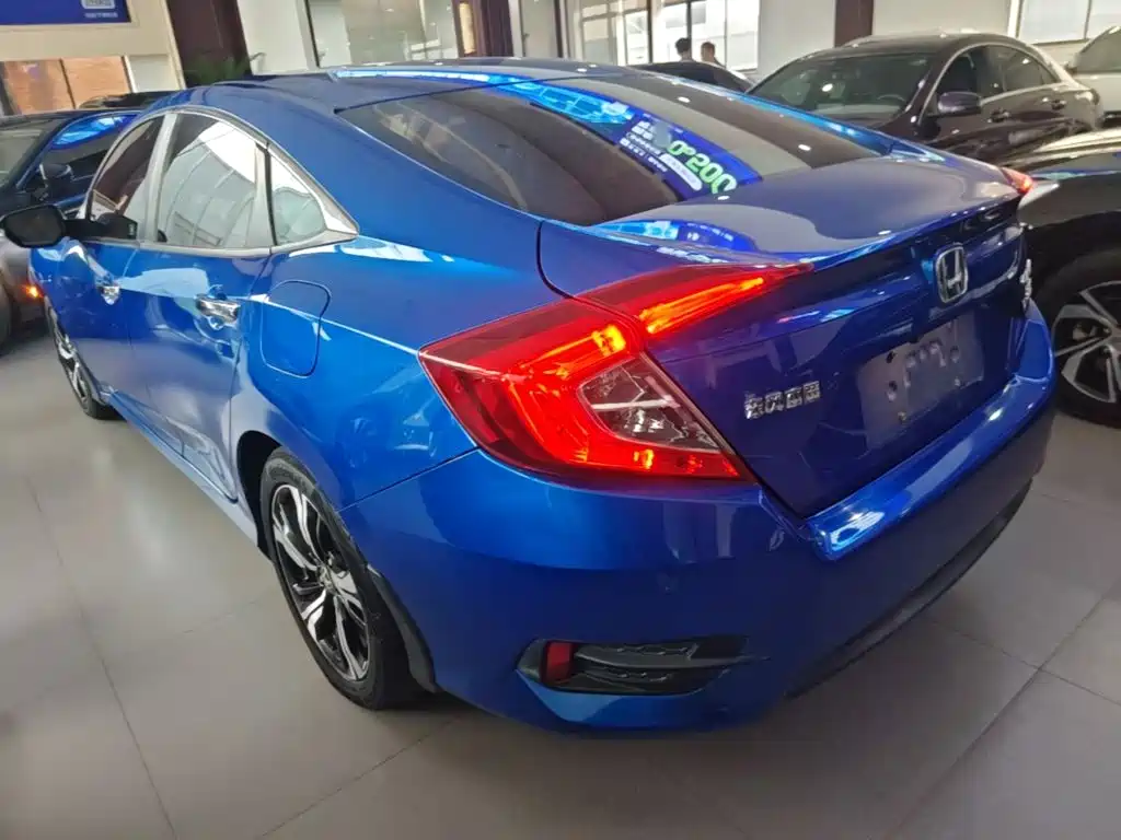 Honda Civic — миниатюра 5