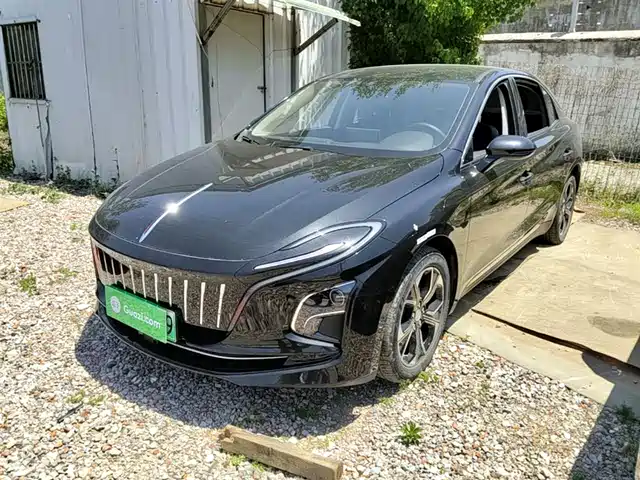 2023 Hongqi E-QM5