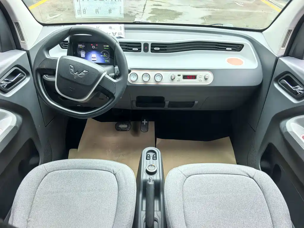 Wuling MINIEV — миниатюра 6