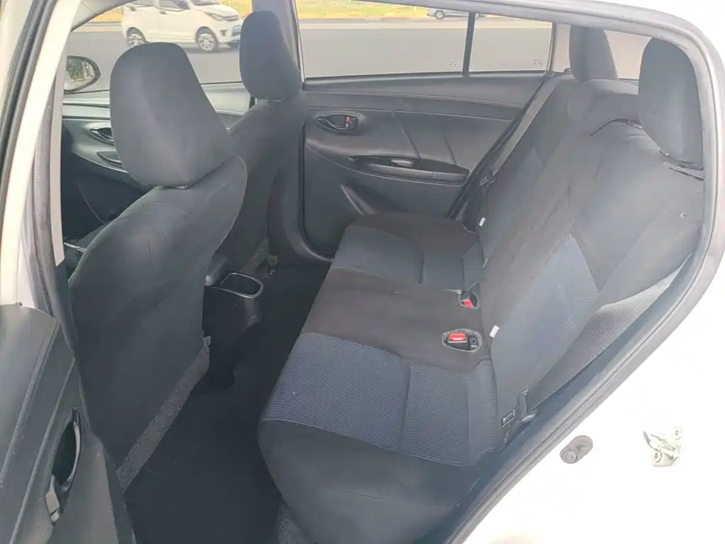 Toyota Yaris L — миниатюра 17