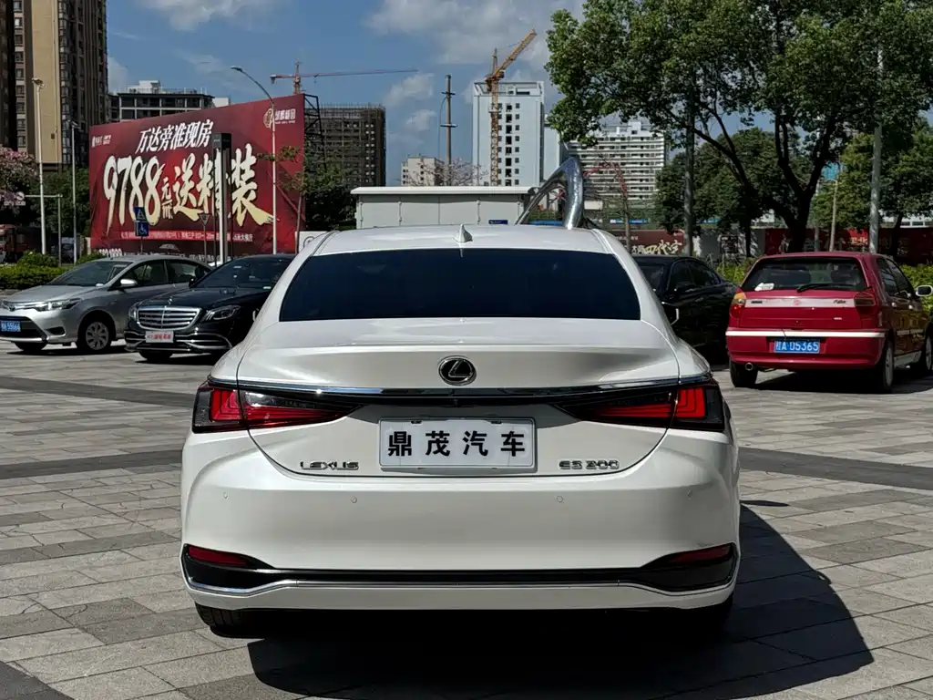 Lexus ES — миниатюра 4