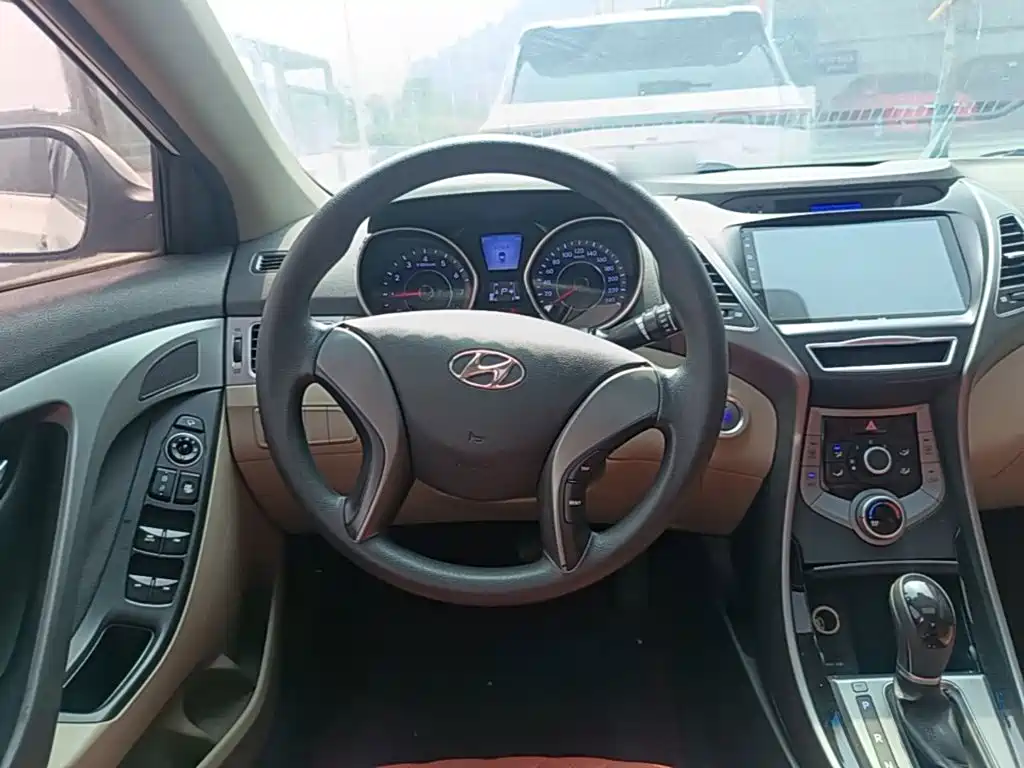 Hyundai Elantra Langdong — миниатюра 15