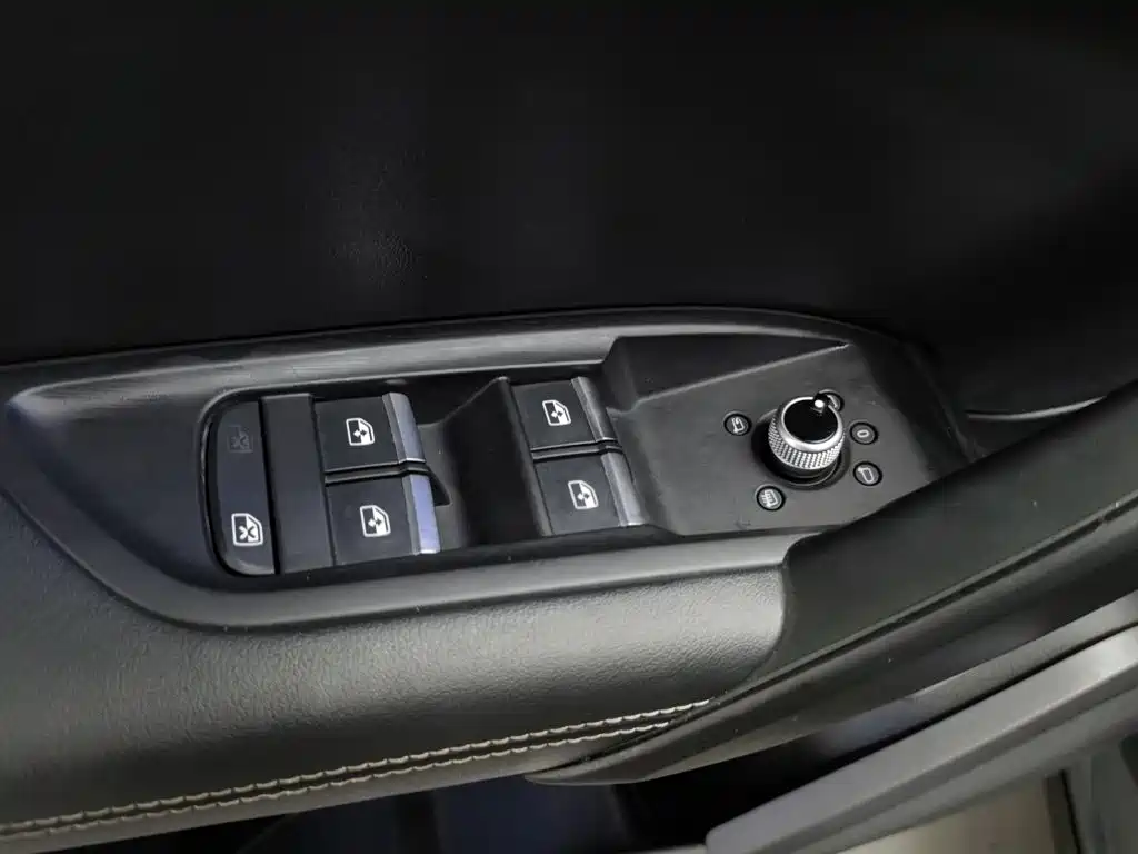Audi Q5L — миниатюра 9