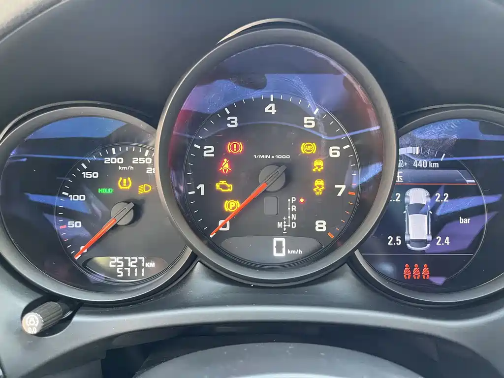 Porsche Macan — миниатюра 11