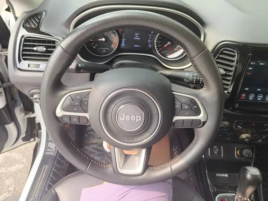 Jeep Compass — миниатюра 14