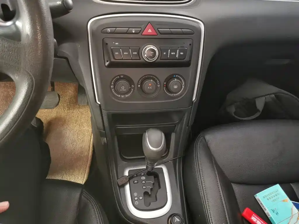 Peugeot 308 — миниатюра 14