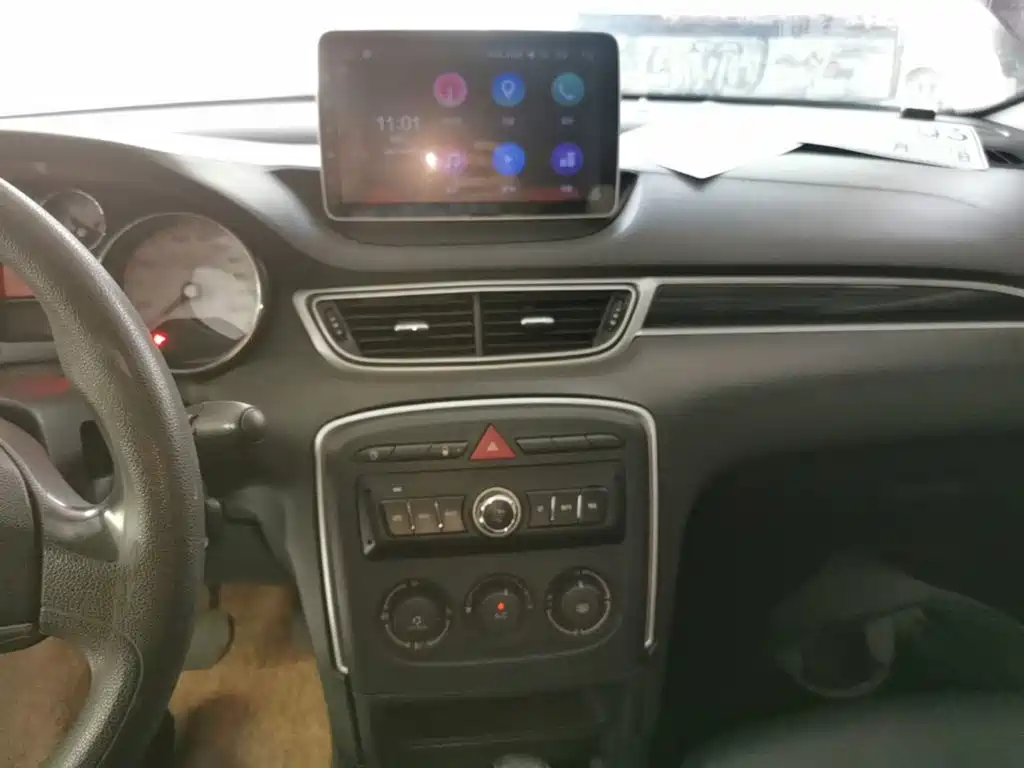 Peugeot 308 — миниатюра 13