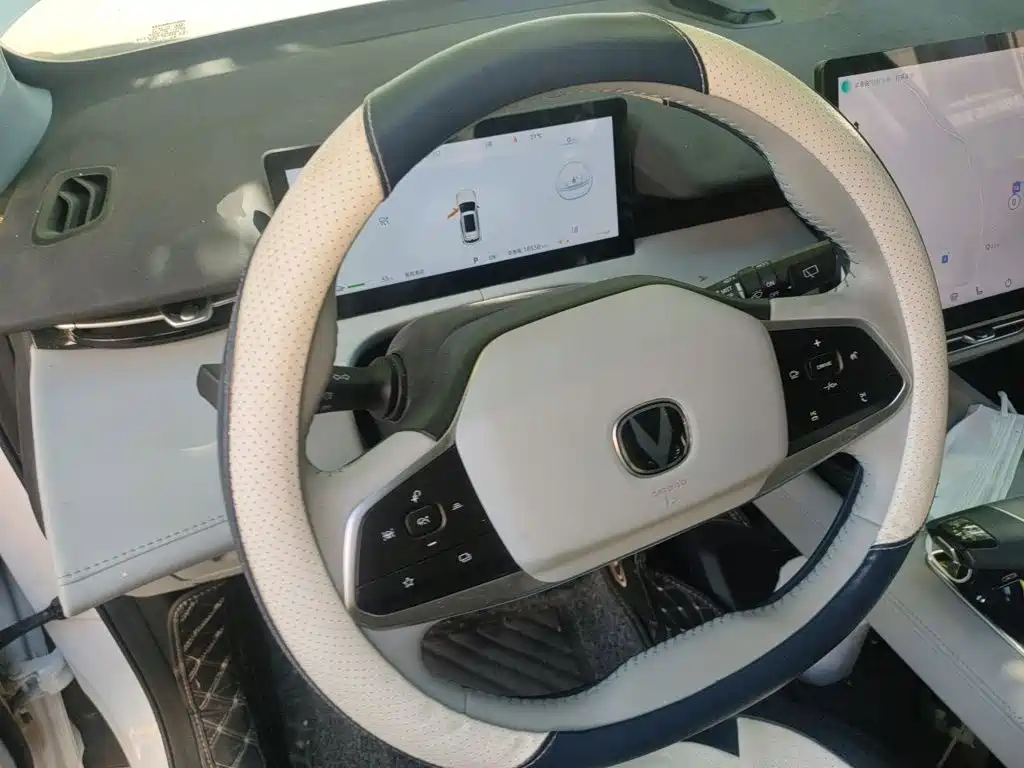 Changan UNI-Z New Energy — миниатюра 12