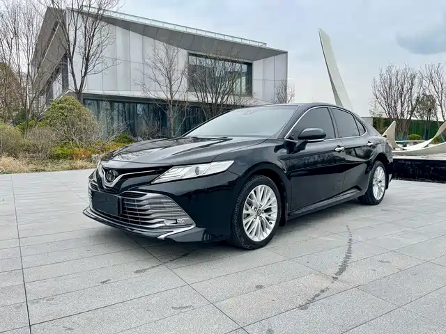 TOYOTA CAMRY
