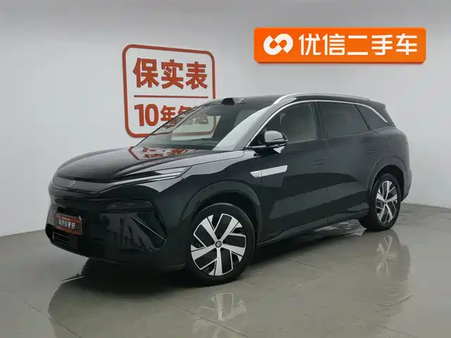 BYD TANG L 2025