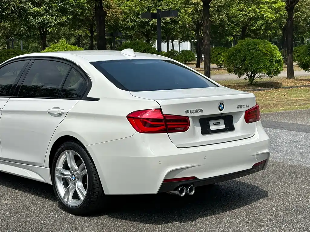 BMW 3 Series — миниатюра 12