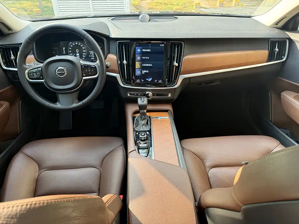Volvo S90 — миниатюра 11