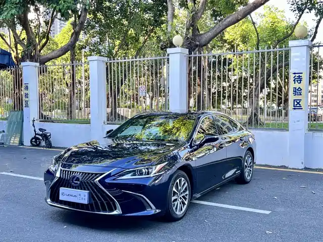 LEXUS  ES 2022