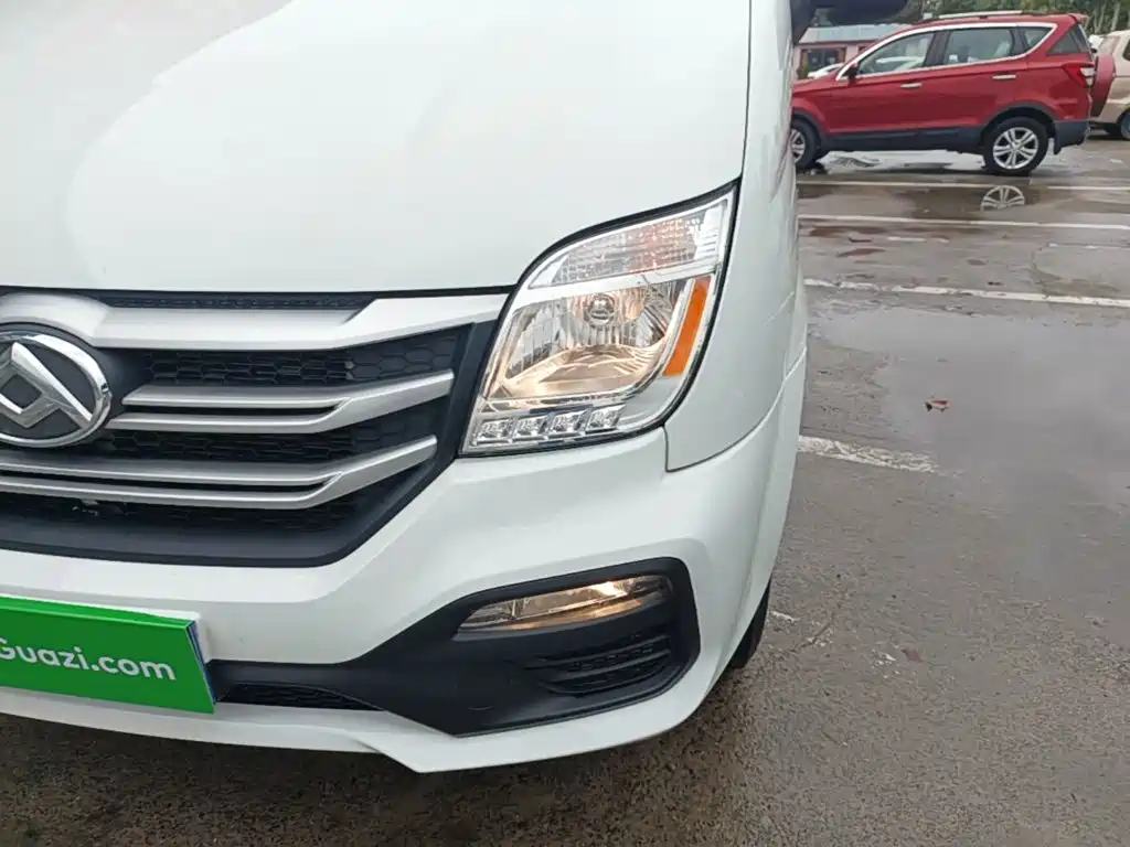 MAXUS V80 — миниатюра 24