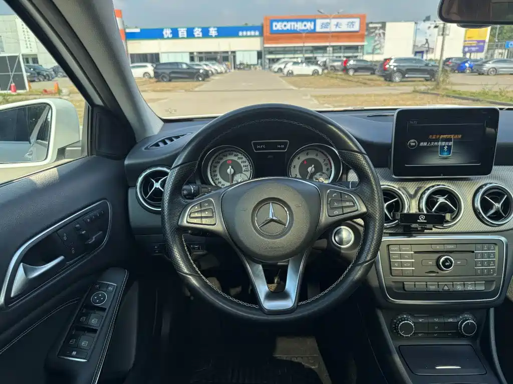 Mercedes-Benz GLA — миниатюра 30