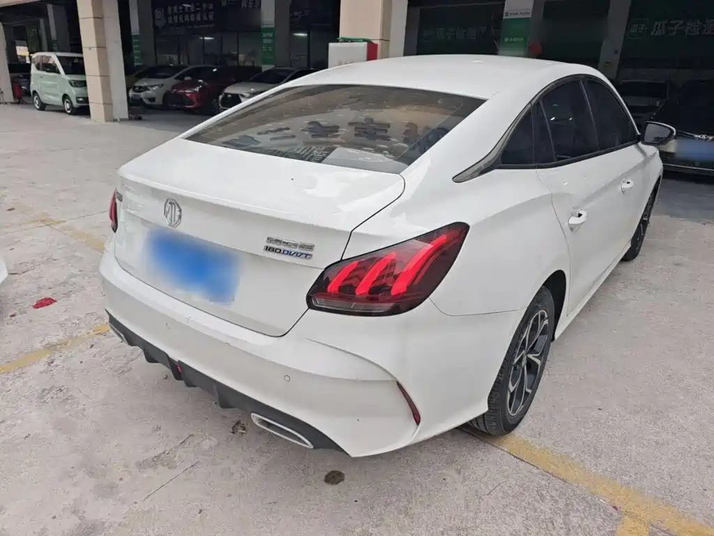 MG 5 2021 180DVVT CVT Luxury