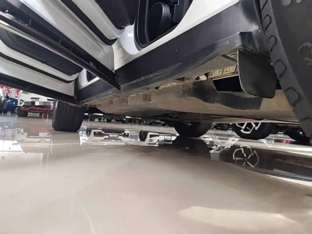Jaguar E-PACE — миниатюра 22