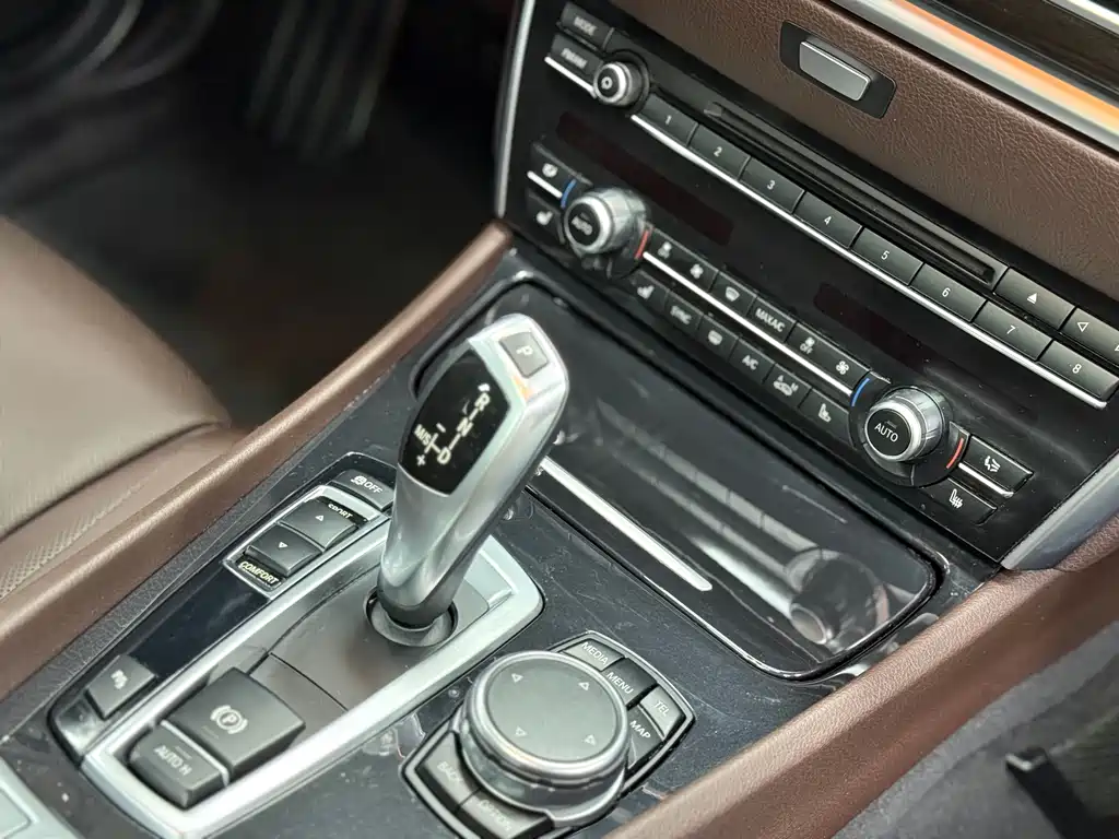 BMW 5 Series GT 5 GT 2015 528i Luxury