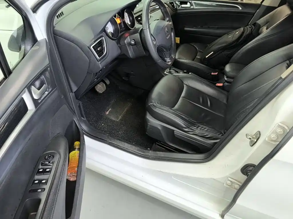 Peugeot 308 — миниатюра 16