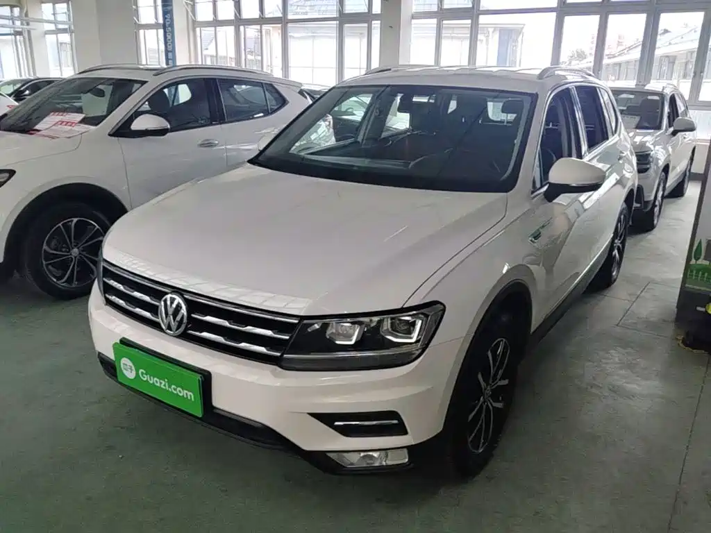 Volkswagen Tiguan L — миниатюра 2