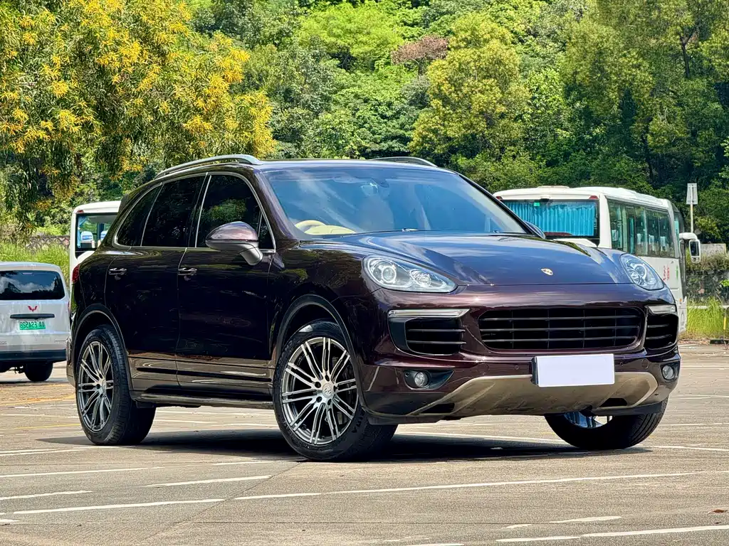 Porsche Cayenne — миниатюра 3