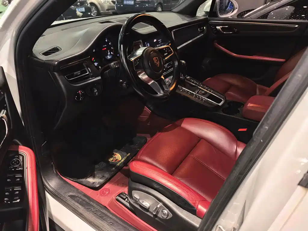 Porsche Macan — миниатюра 11