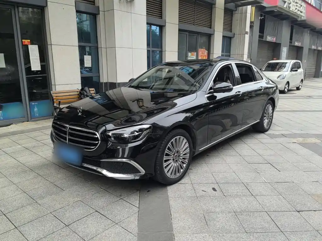 Mercedes-Benz E-Class — миниатюра 2