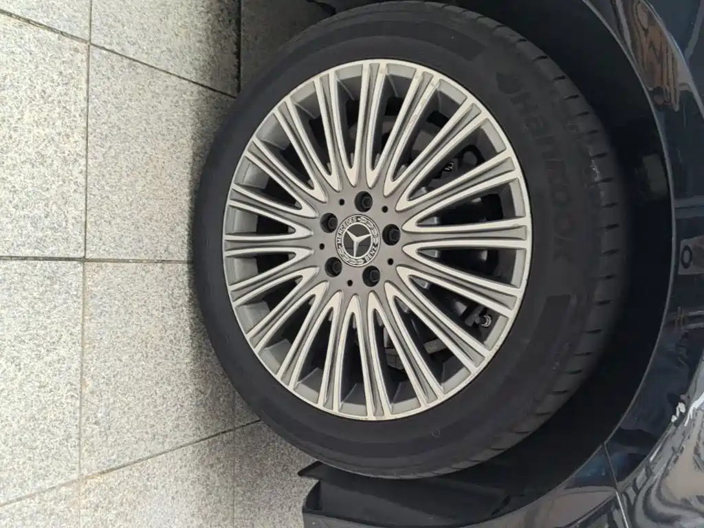 Mercedes-Benz E-Class — миниатюра 23
