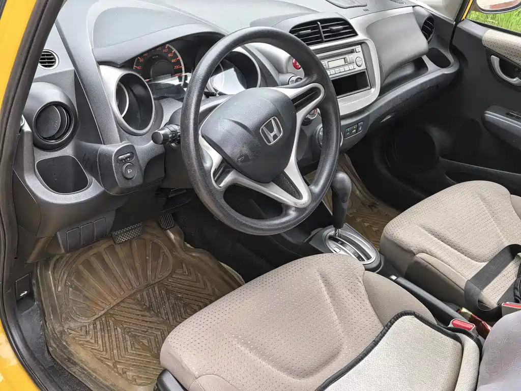 Honda Fit 2011 1.3L AT Comfort