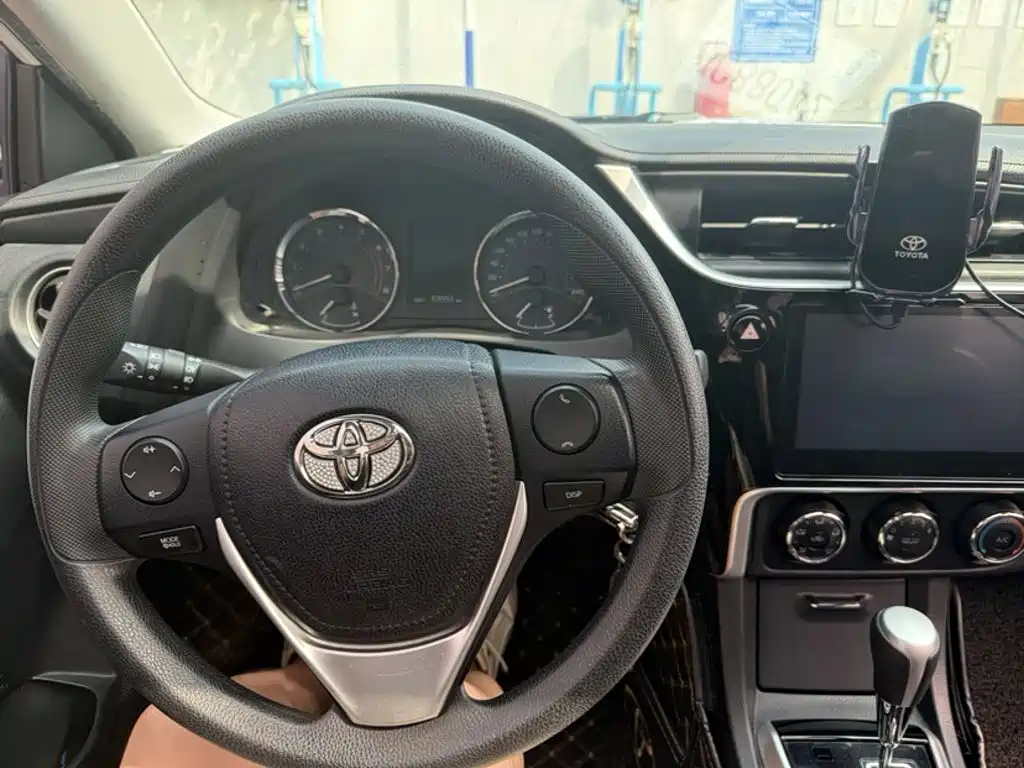 Toyota Corolla — миниатюра 5