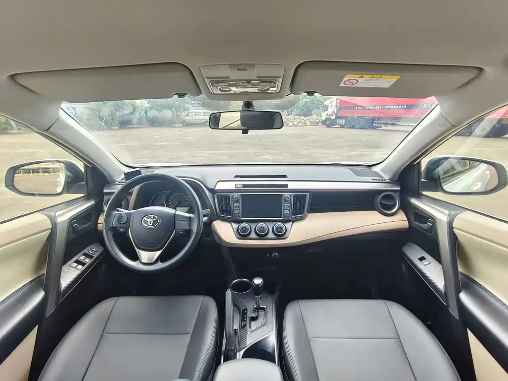 Toyota RAV4 — миниатюра 12