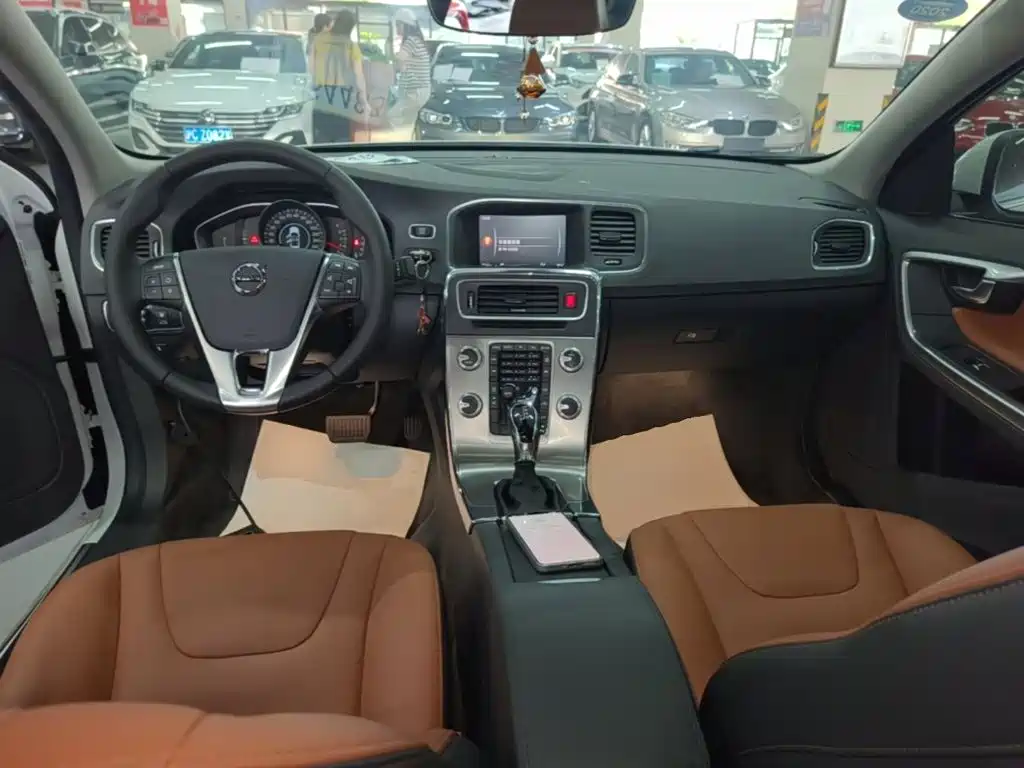 Volvo S60 — миниатюра 10