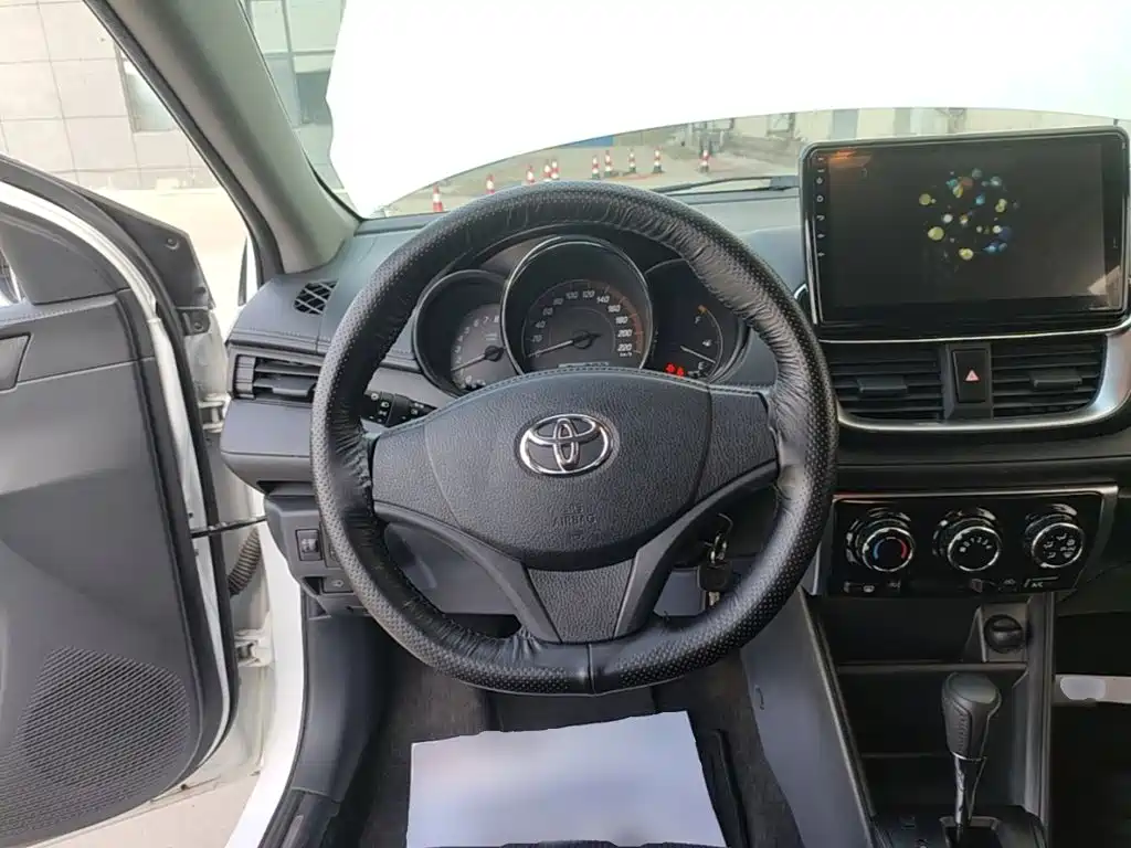 Toyota Yaris L — миниатюра 11