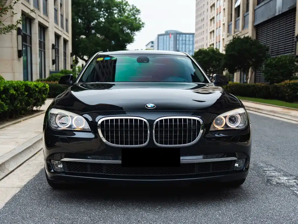 BMW 7 Series — миниатюра 2