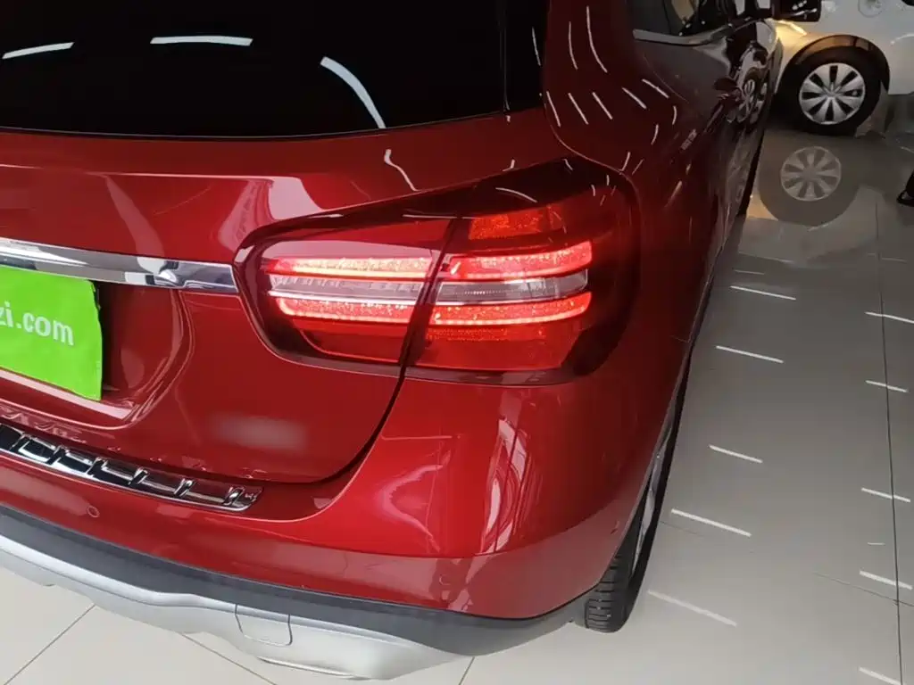 Mercedes-Benz GLA — миниатюра 8