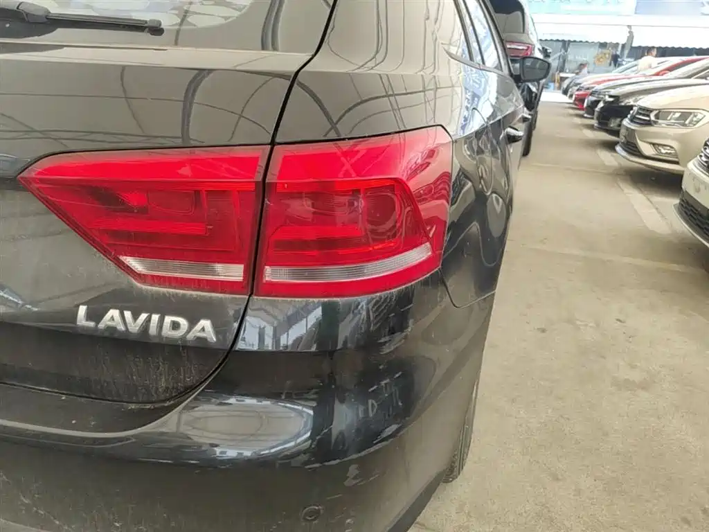 Volkswagen Gran Lavida 2013 1.6L AT