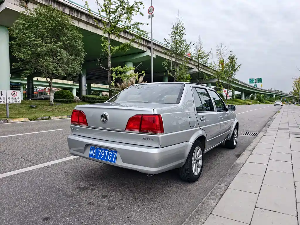 Volkswagen Jetta — миниатюра 4