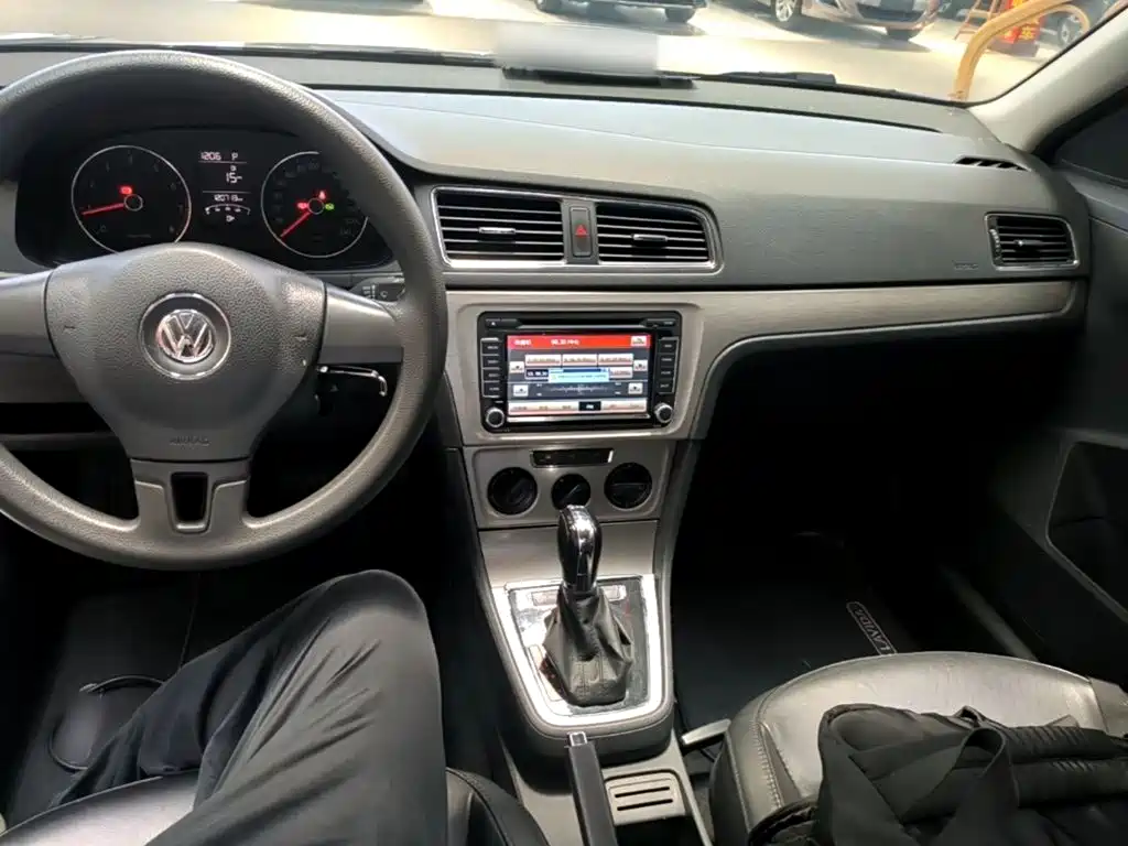 Volkswagen Lavida — миниатюра 10