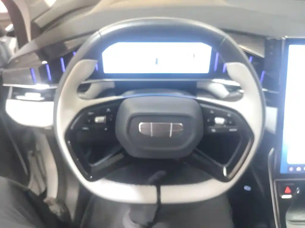 Geely Boyue L — миниатюра 11