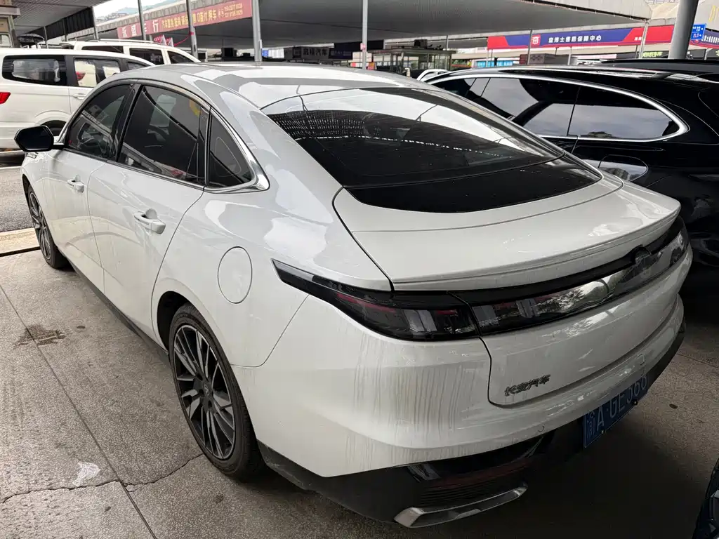 Changan Eado — миниатюра 4