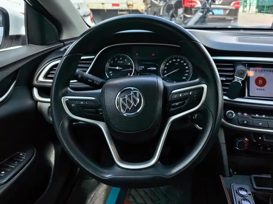 Buick Excelle — миниатюра 15