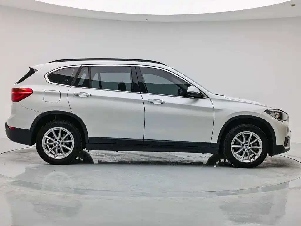 BMW X1 — миниатюра 11