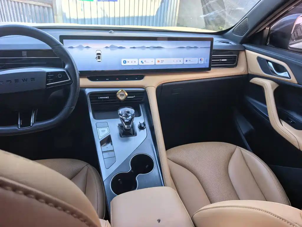 Roewe RX5 New Energy — миниатюра 6
