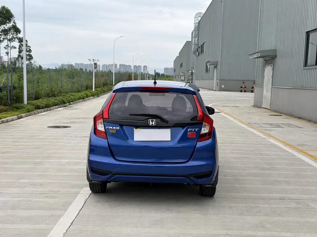 Honda Fit — миниатюра 8