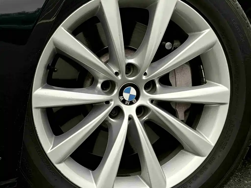 BMW 7 Series 7 2016 730Li Lead