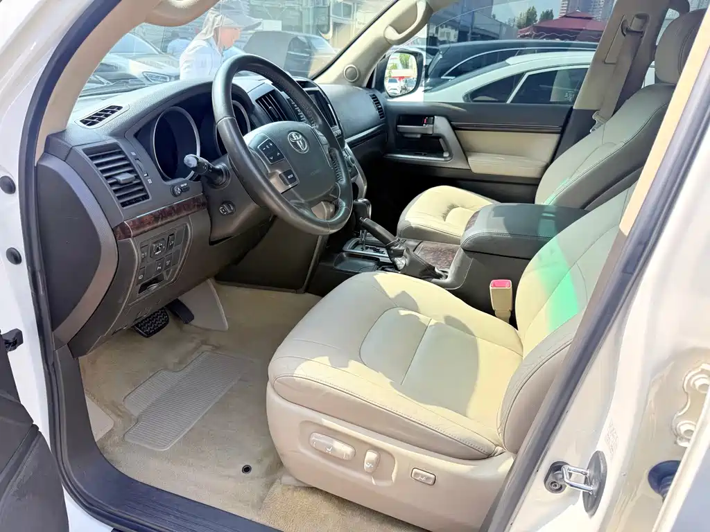 Toyota Land Cruiser — миниатюра 4