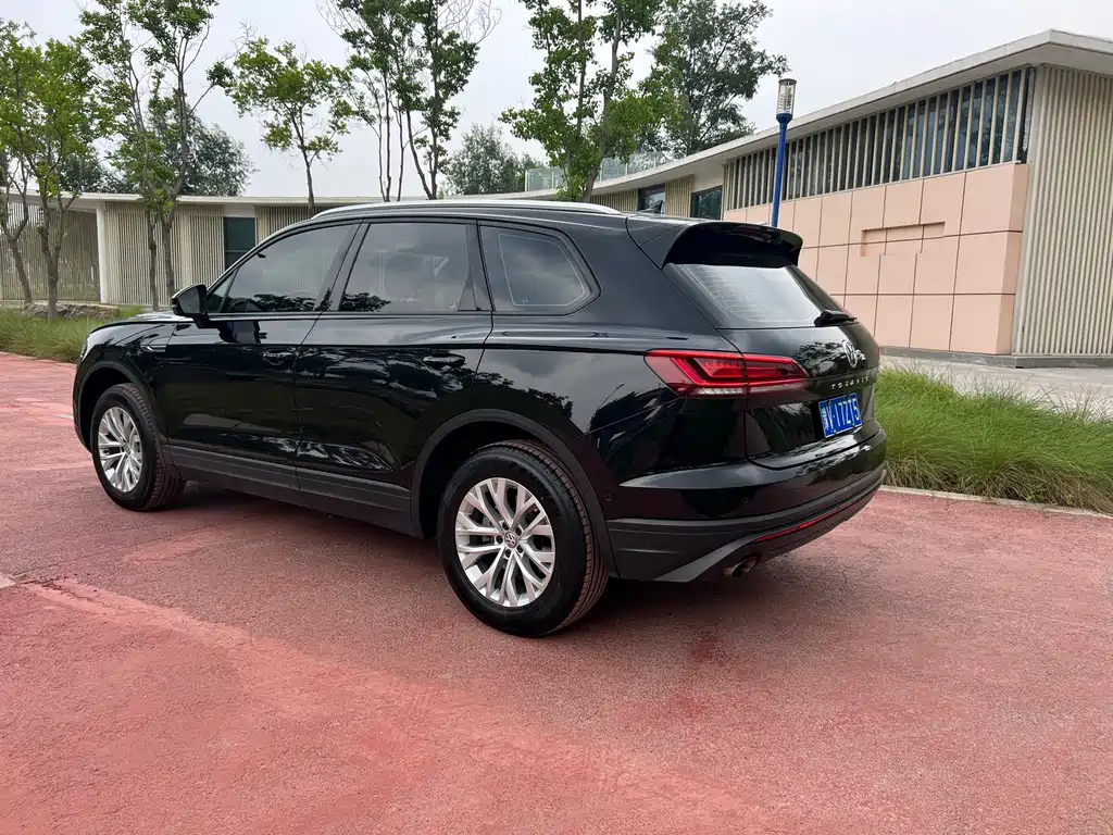 Volkswagen Touareg — миниатюра 3