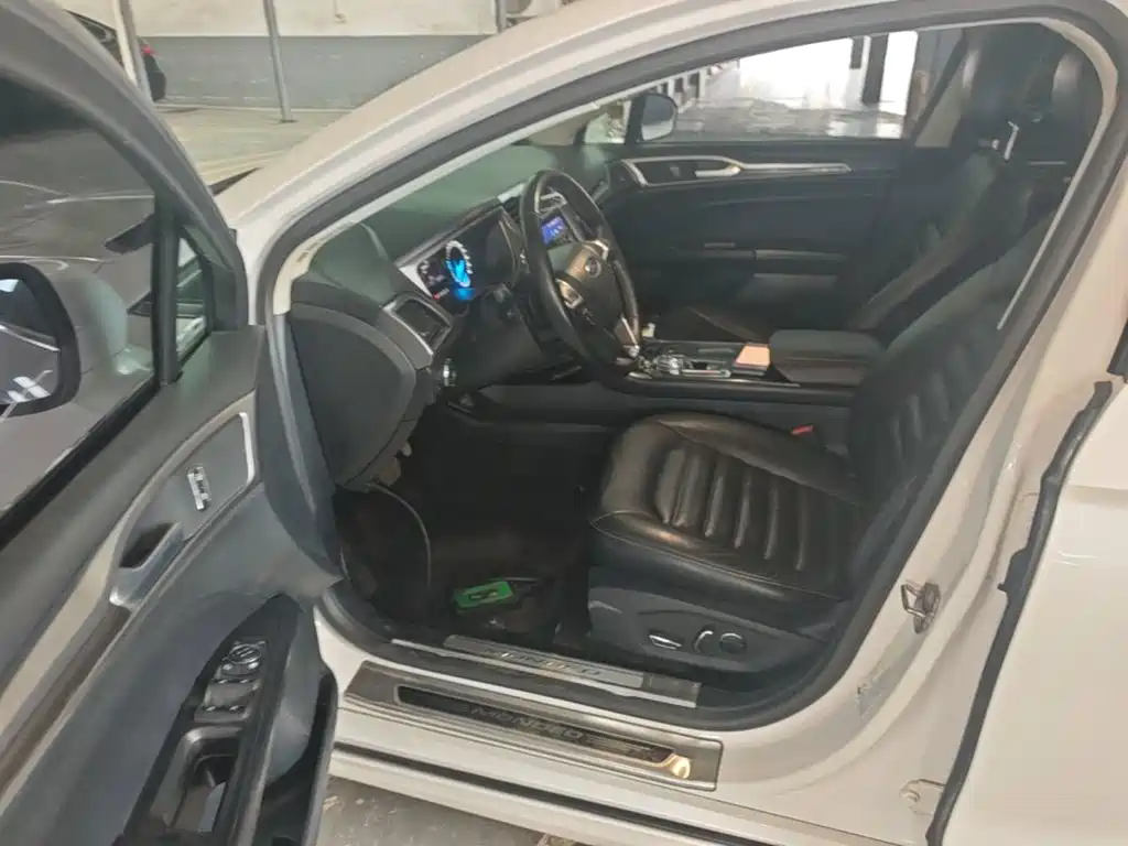 Ford Mondeo — миниатюра 16