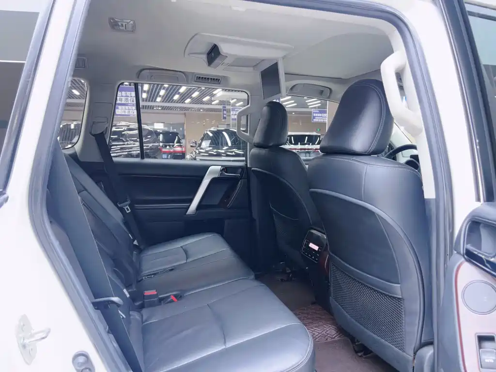 Toyota Prado — миниатюра 6