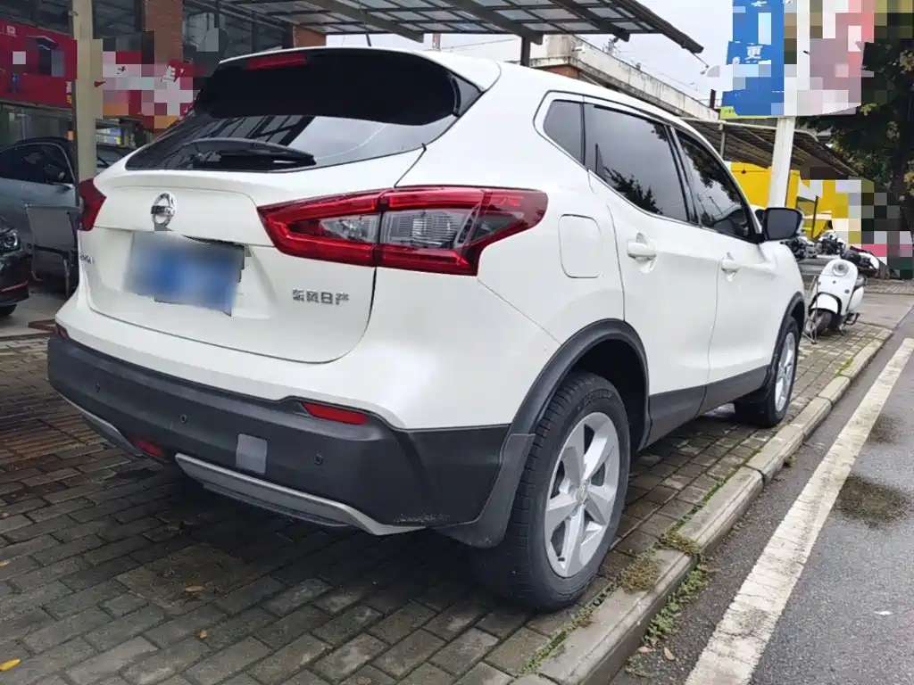 Nissan Qashqai — миниатюра 7